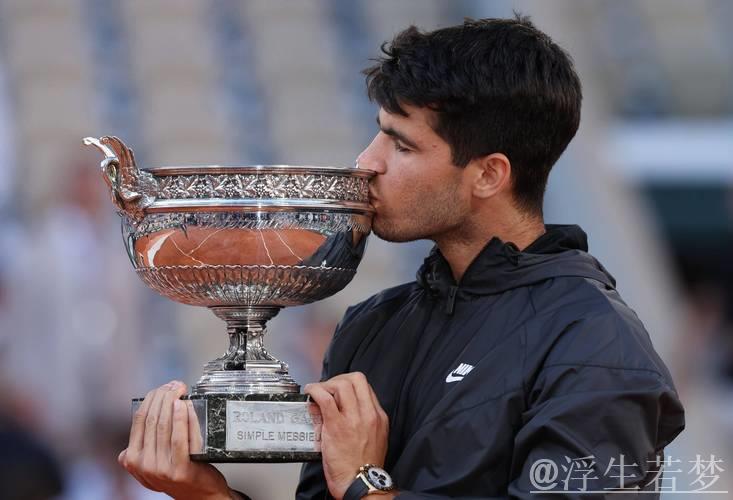 阿尔卡拉斯逆袭成功,再次问鼎法网男单冠军 阿尔卡拉斯逆袭成功,再次问鼎法网男单冠军